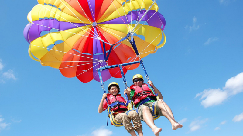 Parasailing (1)